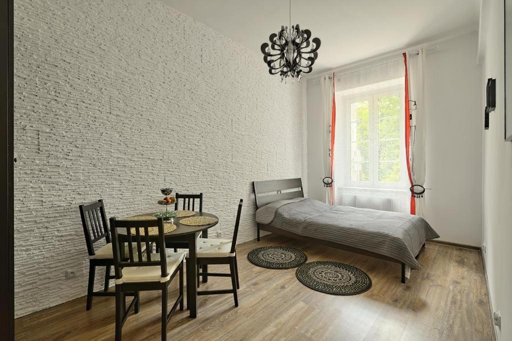 Apartament W Centrum :) Cracovie Extérieur photo