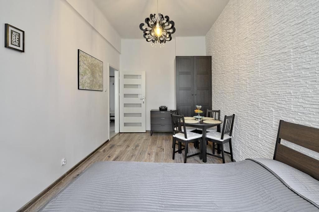 Apartament W Centrum :) Cracovie Extérieur photo